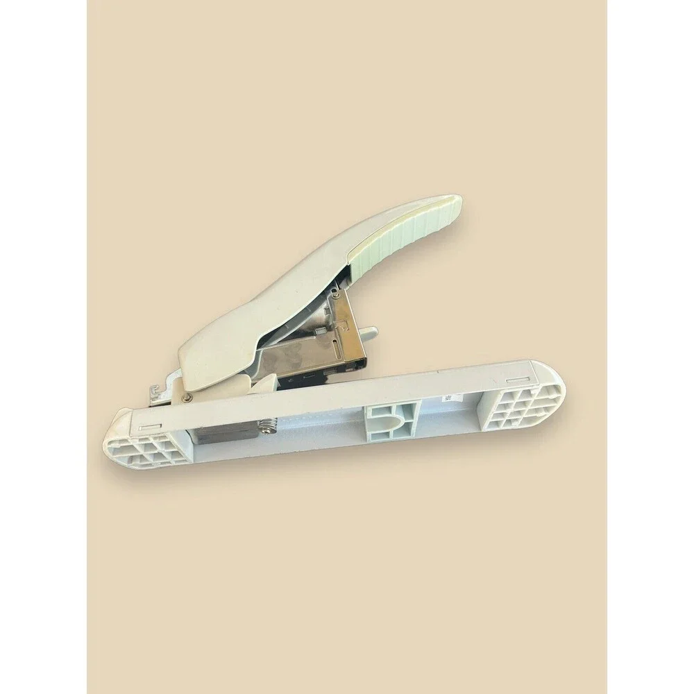 Swingline Model 390 Heavy Duty Stapler 160 Sheet Capacity 1/4 to 3/4 Staples